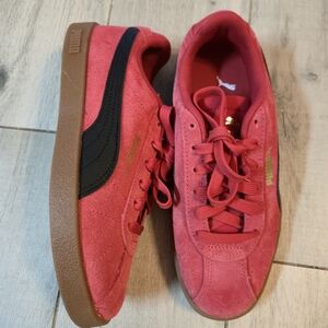 Puma Suede Classic Red Black Gum Sole Sneakers Women’s 4.5 EUR 36 NWOB